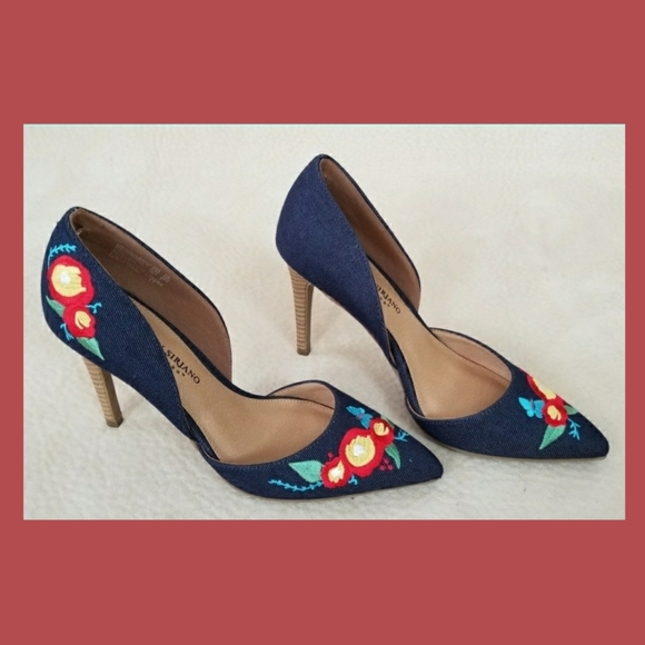 Christian Siriano Shoes - NWOT Embroidered denim heels
